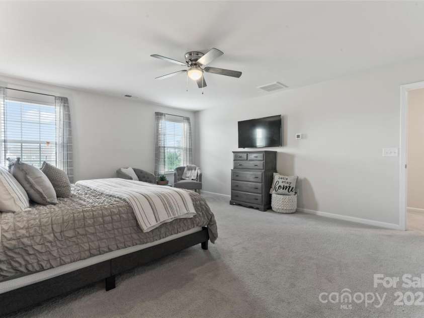 17231 Rider Wood Lane, Charlotte, NC 28278.  MLS# CAR4269861, YatesRealty ID 22676. 
