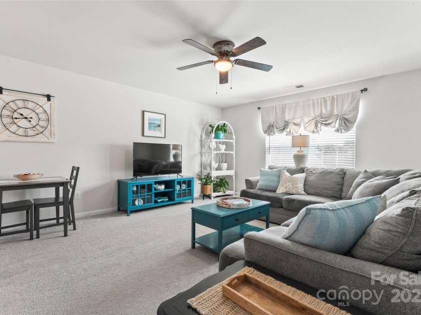 17231 Rider Wood Lane, Charlotte, NC 28278.  MLS# CAR4269861, YatesRealty ID 22676. 