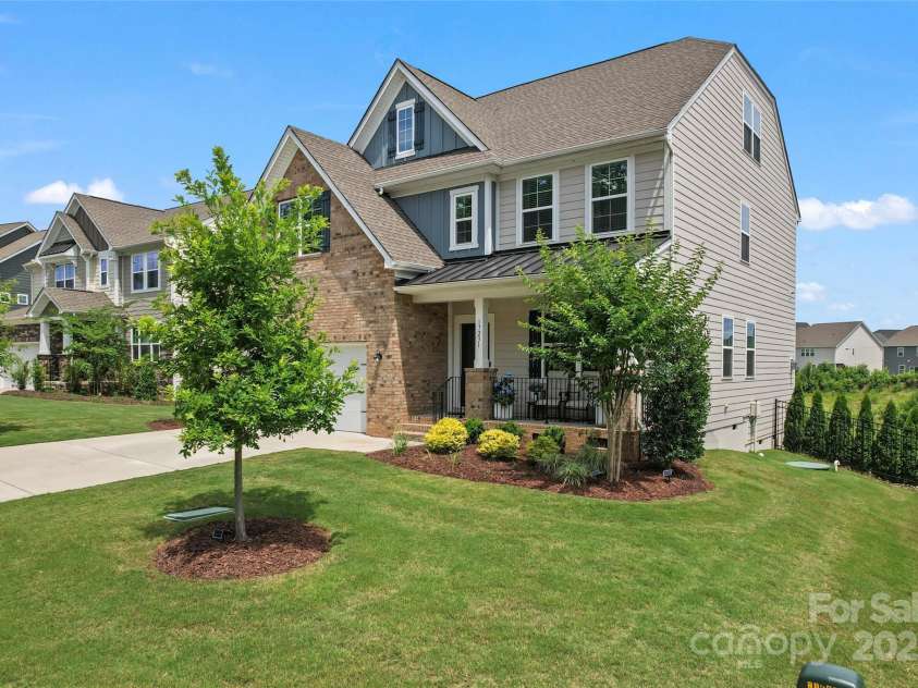 17231 Rider Wood Lane, Charlotte, NC 28278.  MLS# CAR4269861, YatesRealty ID 22676. 