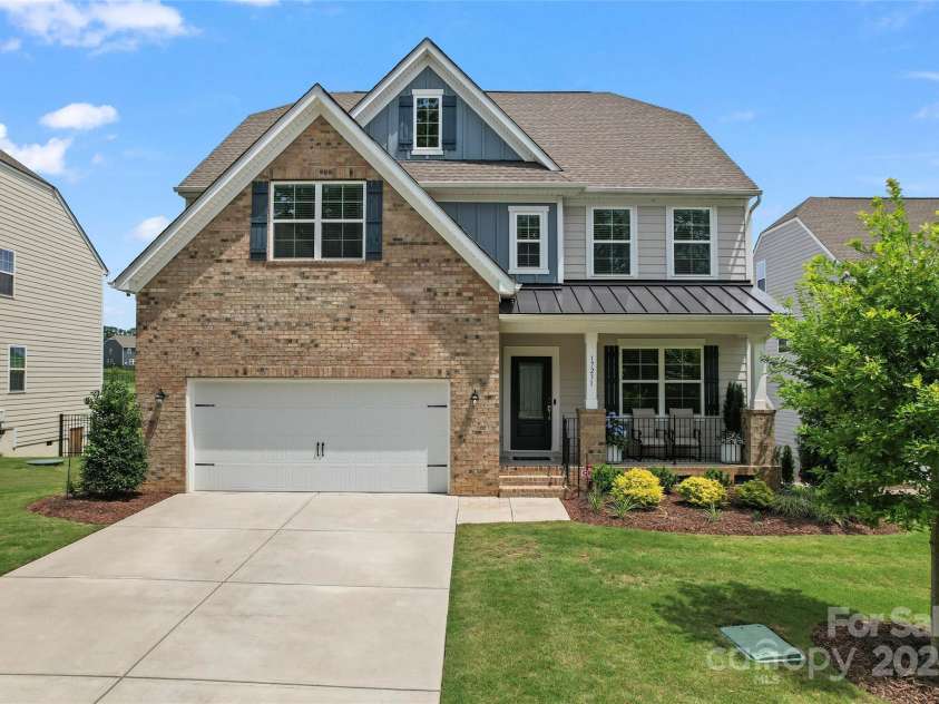 17231 Rider Wood Lane, Charlotte, NC 28278.  MLS# CAR4269861, YatesRealty ID 22676. Welcome Home to 17231 Rider Wood!