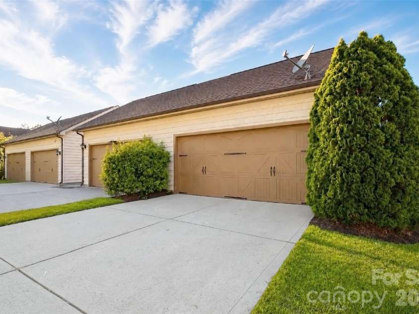 2271 Eversham Drive, Concord, NC 28027.  MLS# CAR4380794, YatesRealty ID 22677. 