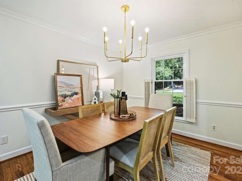 6150 Rocky Falls Road, Charlotte, NC 28211.  MLS# CAR4270630, YatesRealty ID 22677. Dining room features updated light fixture!