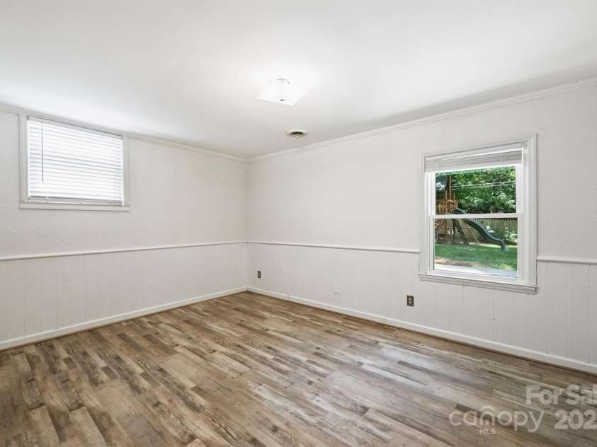 6150 Rocky Falls Road, Charlotte, NC 28211.  MLS# CAR4270630, YatesRealty ID 22677. Fourth Bedroom in Basement - Full Bath and Laundry also included in the basement. (Fantastic Mother-In-Law Suite on Home Office Area!)