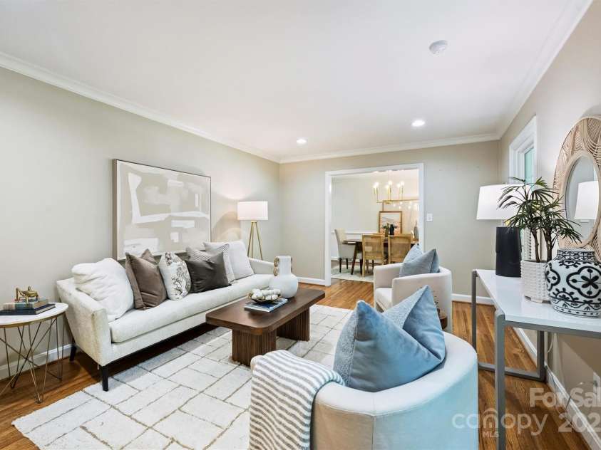 6150 Rocky Falls Road, Charlotte, NC 28211.  MLS# CAR4270630, YatesRealty ID 22677. Front Living room