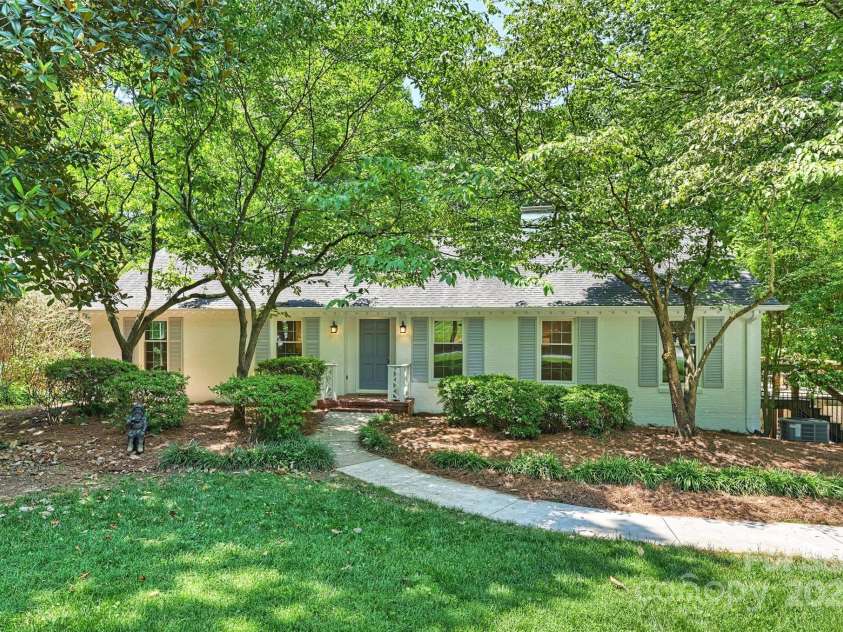 6150 Rocky Falls Road, Charlotte, NC 28211.  MLS# CAR4270630, YatesRealty ID 22677. Welcome to 6150 Rocky Falls Road, a charming brick ranch with a full basement in the lovely Stonehaven community!