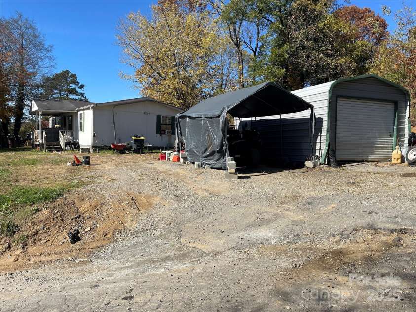 131 Lookout Road, Asheville, NC 28804.  MLS# CAR4317779, YatesRealty ID 22679. 