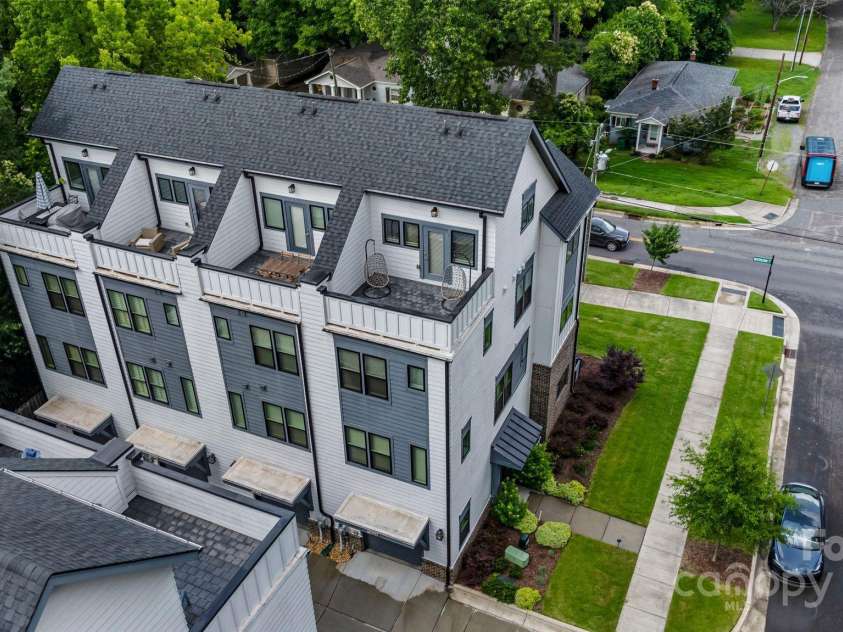 2969 Simpson Drive, Charlotte, NC 28205.  MLS# CAR4270253, YatesRealty ID 22679. Corner Lot