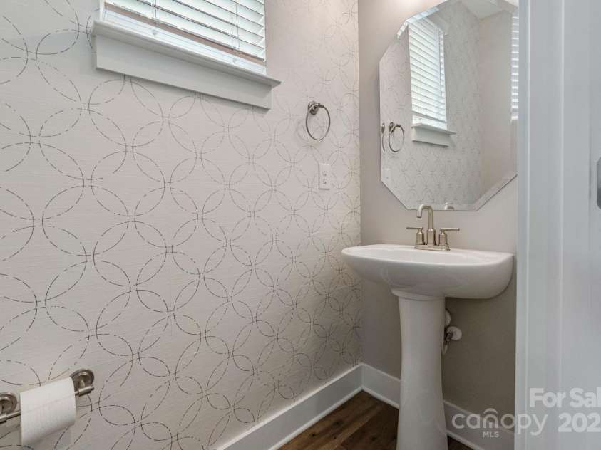 2969 Simpson Drive, Charlotte, NC 28205.  MLS# CAR4270253, YatesRealty ID 22679. Great Room