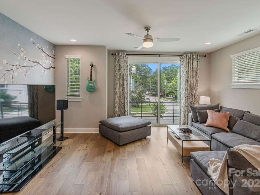 2969 Simpson Drive, Charlotte, NC 28205.  MLS# CAR4270253, YatesRealty ID 22679. Great room with an abundance of natural light