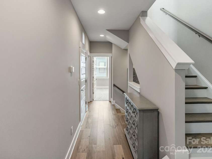 2969 Simpson Drive, Charlotte, NC 28205.  MLS# CAR4270253, YatesRealty ID 22679. Hallway