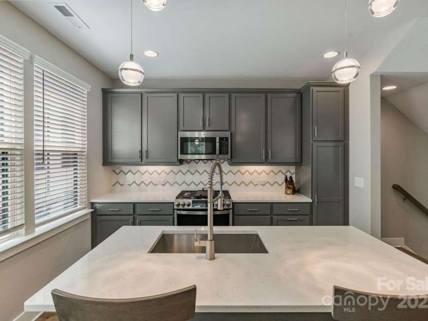 2969 Simpson Drive, Charlotte, NC 28205.  MLS# CAR4270253, YatesRealty ID 22679. Kitchen