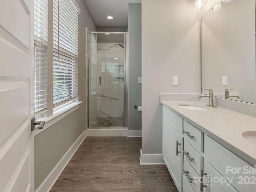 2969 Simpson Drive, Charlotte, NC 28205.  MLS# CAR4270253, YatesRealty ID 22679. Primary Bathroom