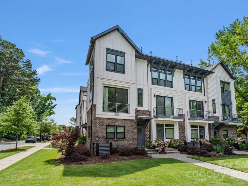 2969 Simpson Drive, Charlotte, NC 28205.  MLS# CAR4270253, YatesRealty ID 22679. Welcome to Midwood at Synergy