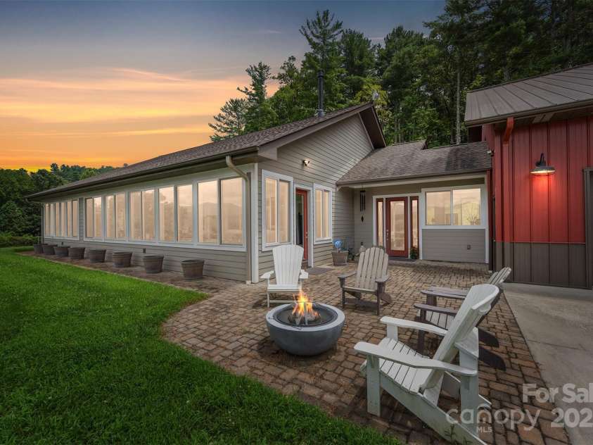 326 Golden Valley Drive, Hendersonville, NC 28792.  MLS# CAR4285280, YatesRealty ID 2268. 