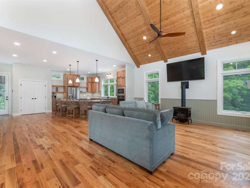 326 Golden Valley Drive, Hendersonville, NC 28792.  MLS# CAR4285280, YatesRealty ID 2268. 