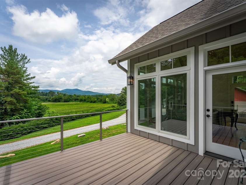 326 Golden Valley Drive, Hendersonville, NC 28792.  MLS# CAR4285280, YatesRealty ID 2268. 