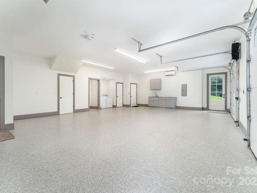 326 Golden Valley Drive, Hendersonville, NC 28792.  MLS# CAR4285280, YatesRealty ID 2268. 