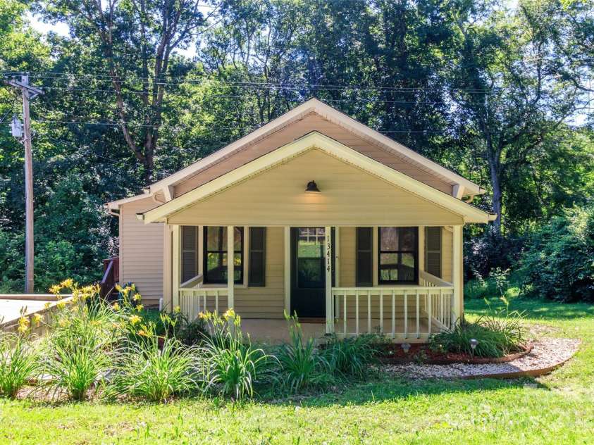 13414 Central Avenue, Huntersville, NC 28078.  MLS# CAR4270091, YatesRealty ID 22680. 