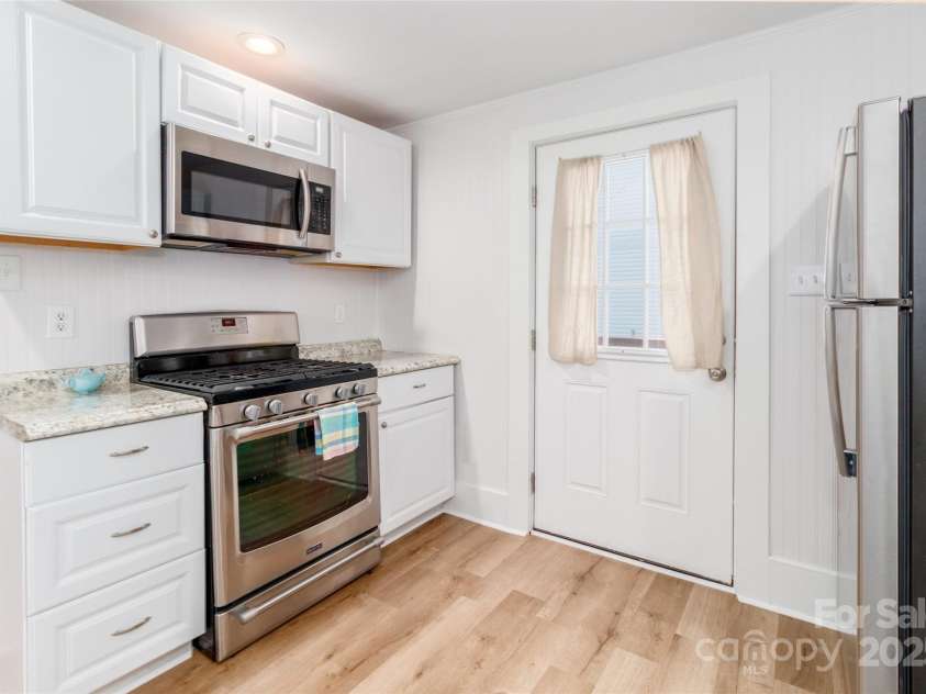 13414 Central Avenue, Huntersville, NC 28078.  MLS# CAR4270091, YatesRealty ID 22680. 