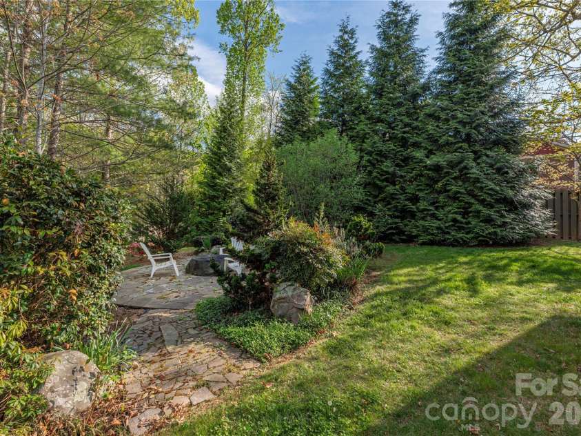 22 Sparkle Dun Drive, Biltmore Lake, NC 28715.  MLS# CAR4368390, YatesRealty ID 22681. 