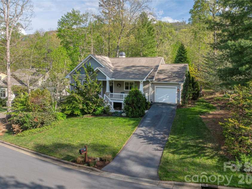 22 Sparkle Dun Drive, Biltmore Lake, NC 28715.  MLS# CAR4368390, YatesRealty ID 22681. 