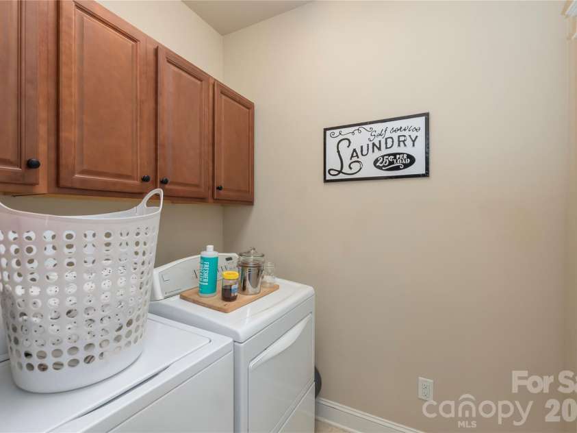 22 Sparkle Dun Drive, Biltmore Lake, NC 28715.  MLS# CAR4368390, YatesRealty ID 22681. Laundry and pantry off kitchen