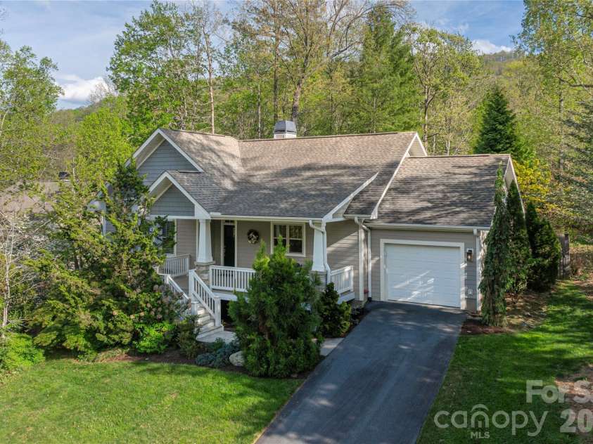 22 Sparkle Dun Drive, Biltmore Lake, NC 28715.  MLS# CAR4368390, YatesRealty ID 22681. Welcome home!