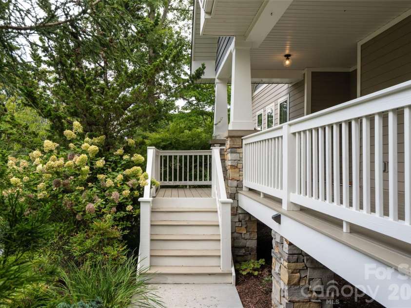 22 Sparkle Dun Drive, Biltmore Lake, NC 28715.  MLS# CAR4417857, YatesRealty ID 22681. 