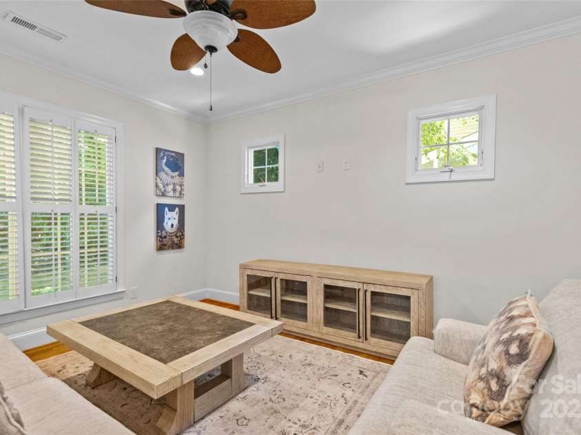 3535 Selwyn Farms Lane, Charlotte, NC 28209.  MLS# CAR4273812, YatesRealty ID 22681. 