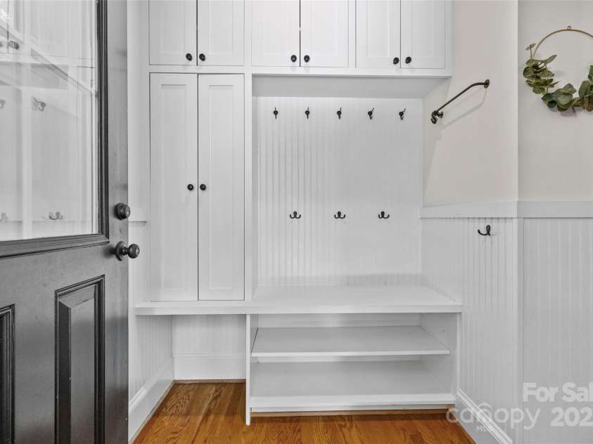 3535 Selwyn Farms Lane, Charlotte, NC 28209.  MLS# CAR4273812, YatesRealty ID 22681. 