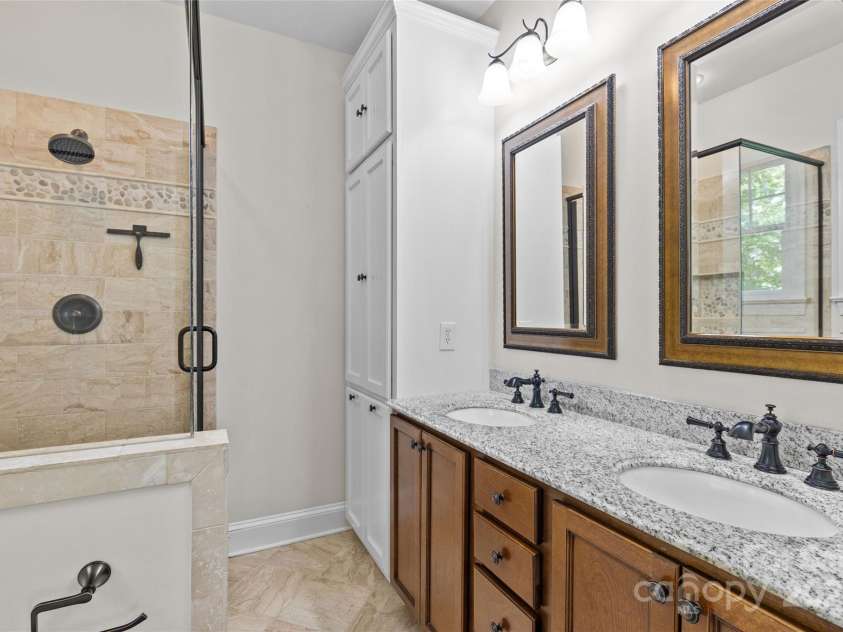 3535 Selwyn Farms Lane, Charlotte, NC 28209.  MLS# CAR4273812, YatesRealty ID 22681. 