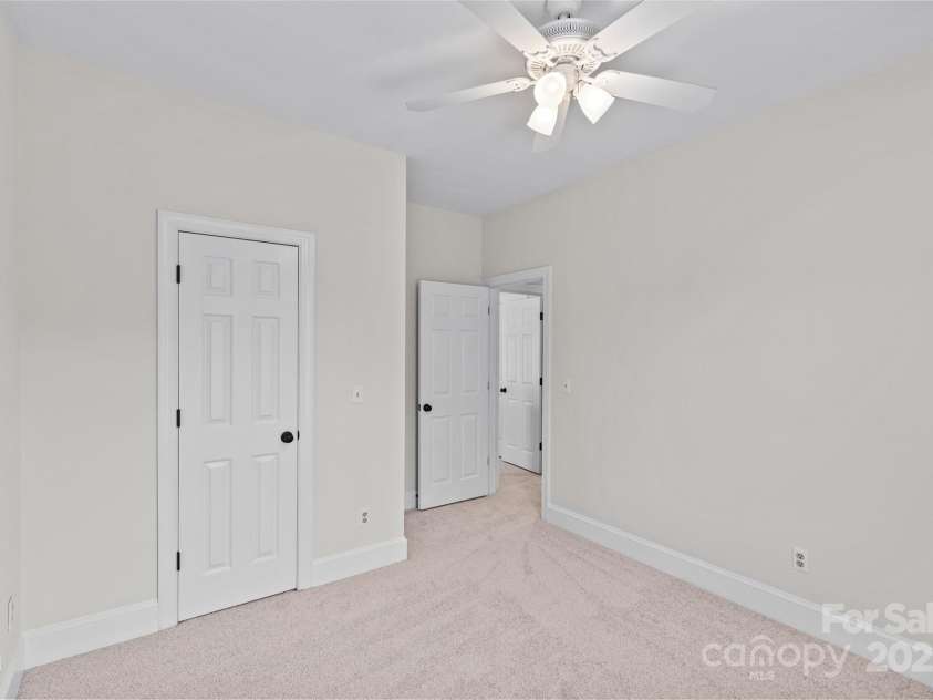 3535 Selwyn Farms Lane, Charlotte, NC 28209.  MLS# CAR4273812, YatesRealty ID 22681. 