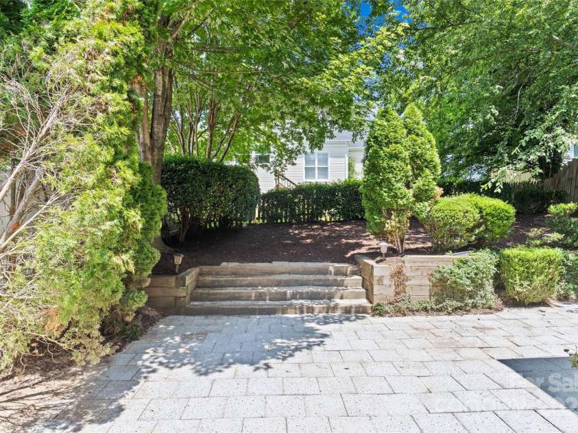 3535 Selwyn Farms Lane, Charlotte, NC 28209.  MLS# CAR4273812, YatesRealty ID 22681. 