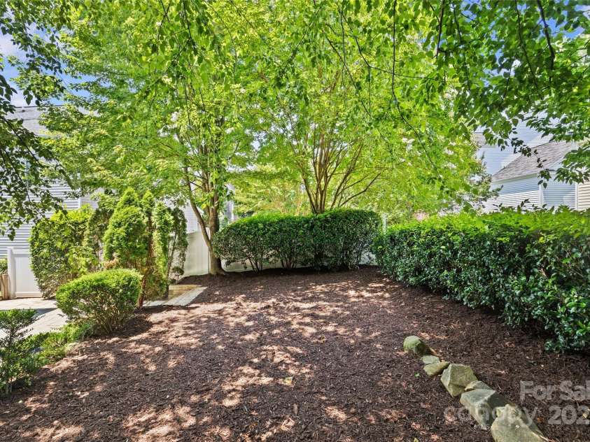 3535 Selwyn Farms Lane, Charlotte, NC 28209.  MLS# CAR4273812, YatesRealty ID 22681. 