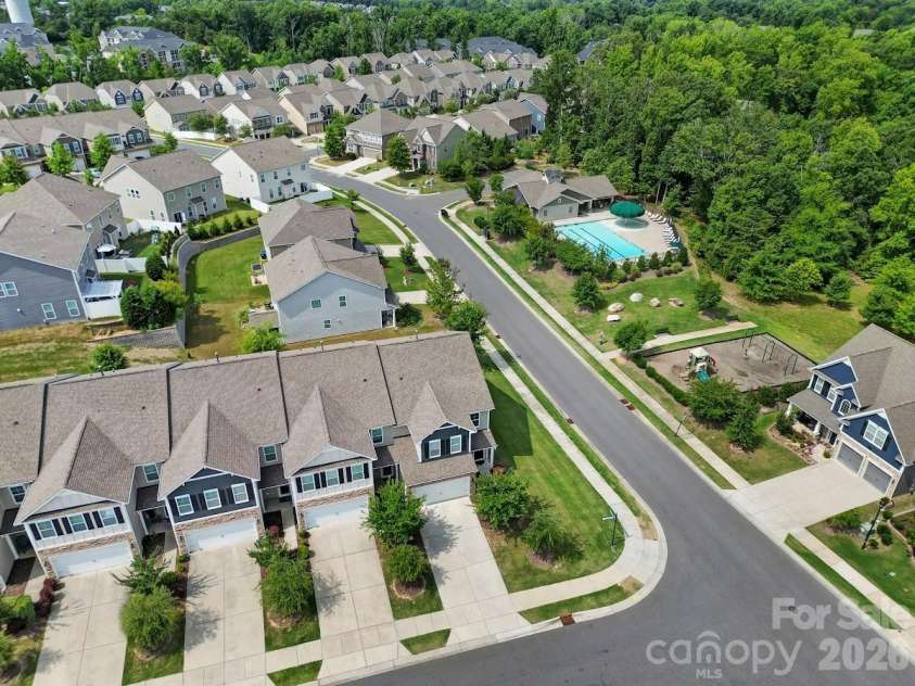 1406 Bramblewood Drive, Fort Mill, SC 29708.  MLS# CAR4369333, YatesRealty ID 22682. 