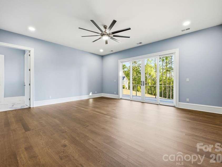 246 Northview Drive, Hendersonville, NC 28791.  MLS# CAR4361098, YatesRealty ID 22683. 