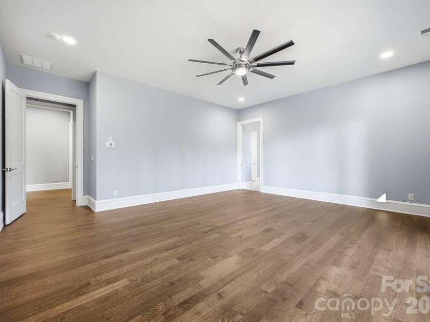 246 Northview Drive, Hendersonville, NC 28791.  MLS# CAR4361098, YatesRealty ID 22683. 
