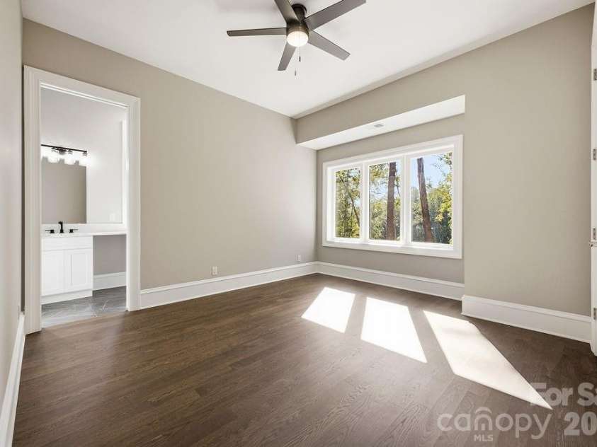 246 Northview Drive, Hendersonville, NC 28791.  MLS# CAR4361098, YatesRealty ID 22683. 