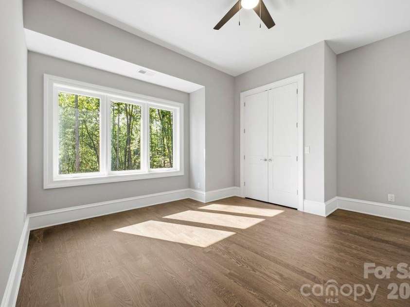 246 Northview Drive, Hendersonville, NC 28791.  MLS# CAR4361098, YatesRealty ID 22683. 