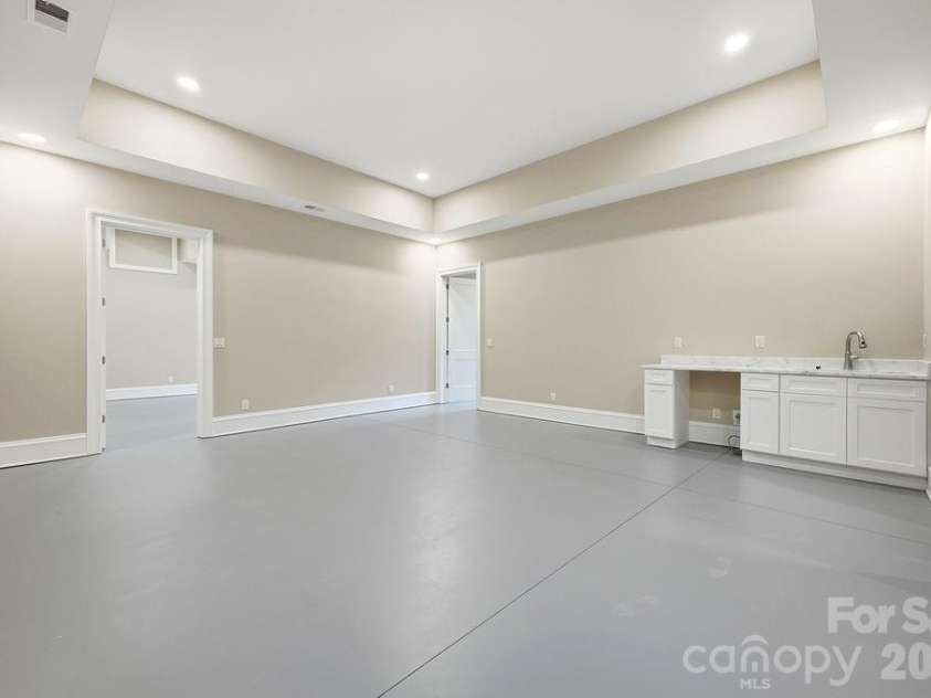 246 Northview Drive, Hendersonville, NC 28791.  MLS# CAR4361098, YatesRealty ID 22683. 