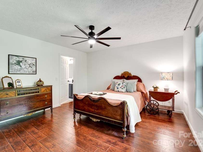 41 Kings Creek Drive, Sylva, NC 28779.  MLS# CAR4294977, YatesRealty ID 22684. 