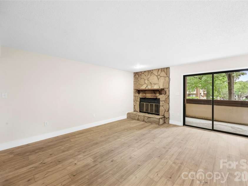 7204 Winery Lane, Charlotte, NC 28227.  MLS# CAR4377469, YatesRealty ID 22685. 