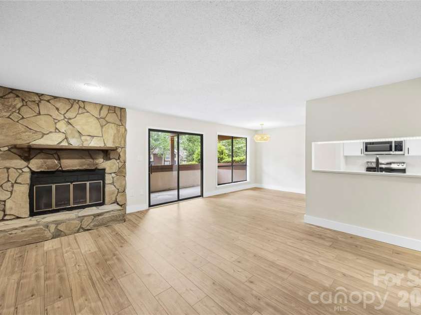 7204 Winery Lane, Charlotte, NC 28227.  MLS# CAR4377469, YatesRealty ID 22685. 