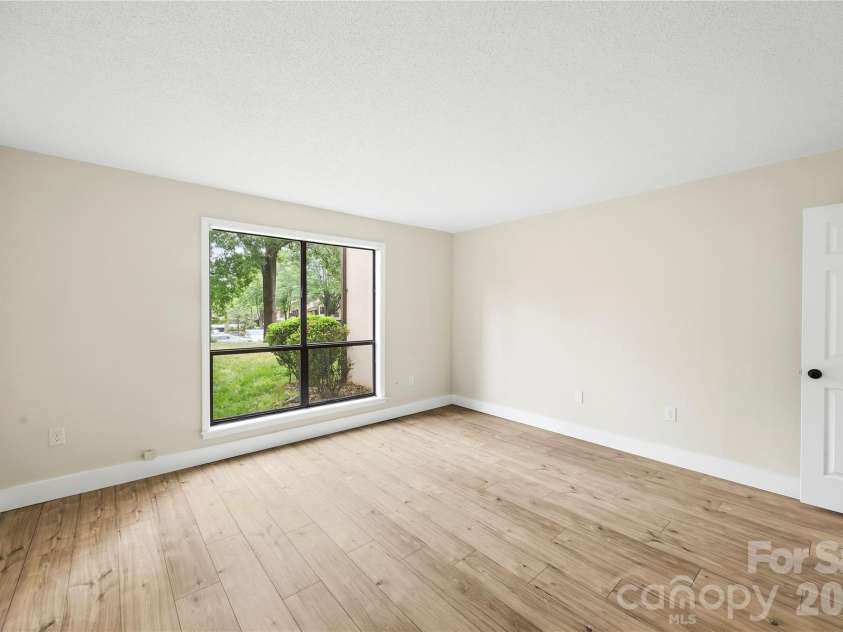 7204 Winery Lane, Charlotte, NC 28227.  MLS# CAR4377469, YatesRealty ID 22685. 