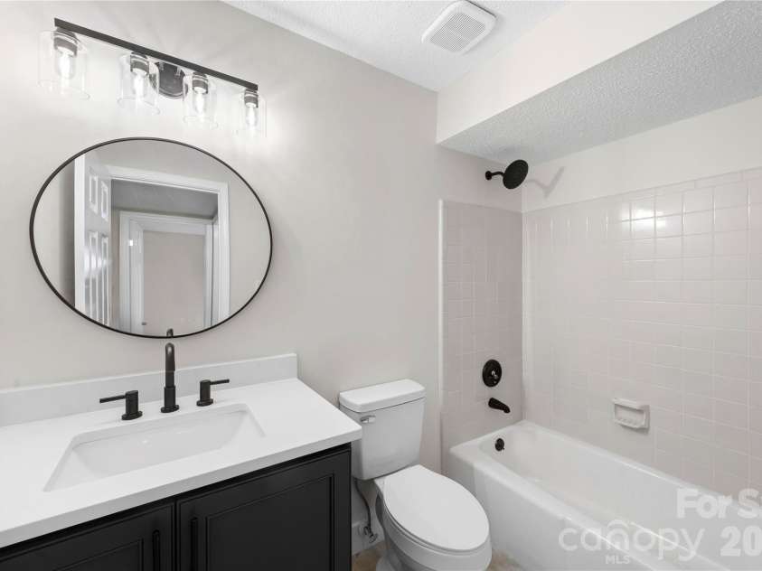7204 Winery Lane, Charlotte, NC 28227.  MLS# CAR4377469, YatesRealty ID 22685. 