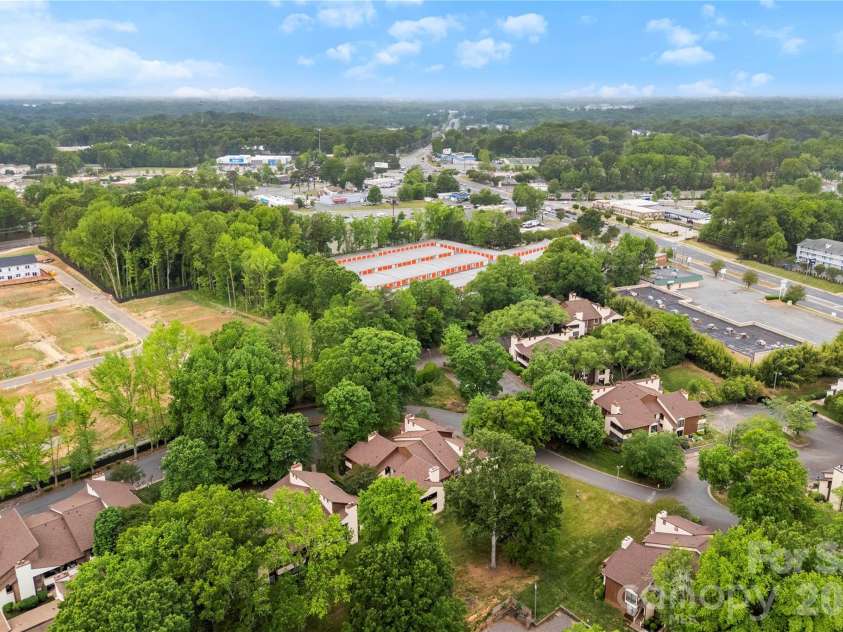 7204 Winery Lane, Charlotte, NC 28227.  MLS# CAR4377469, YatesRealty ID 22685. 