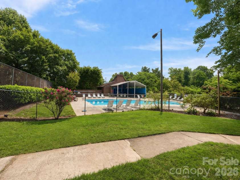 7204 Winery Lane, Charlotte, NC 28227.  MLS# CAR4377469, YatesRealty ID 22685. Community Pool.
