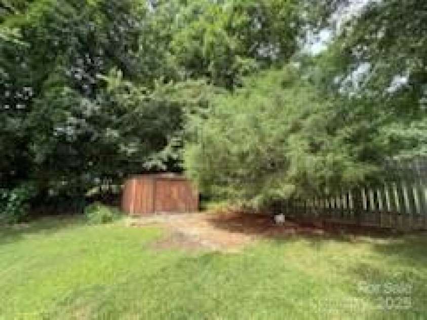 2511 Old Pond Drive, Lincolnton, NC 28092.  MLS# CAR4273165, YatesRealty ID 22686. 