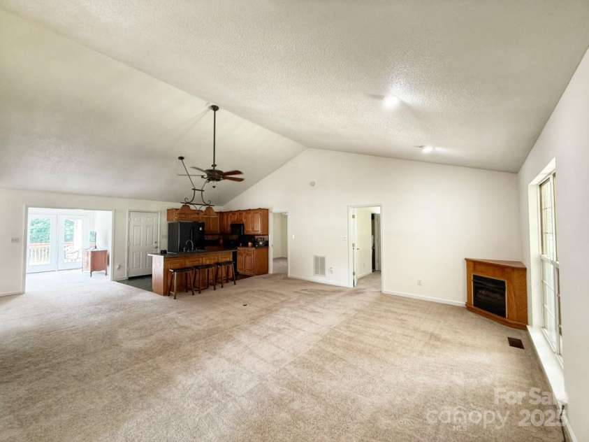 2511 Old Pond Drive, Lincolnton, NC 28092.  MLS# CAR4273165, YatesRealty ID 22686. 