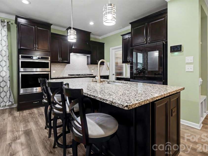 15210 Red Canoe Way, Charlotte, NC 28278.  MLS# CAR4380458, YatesRealty ID 22687. 